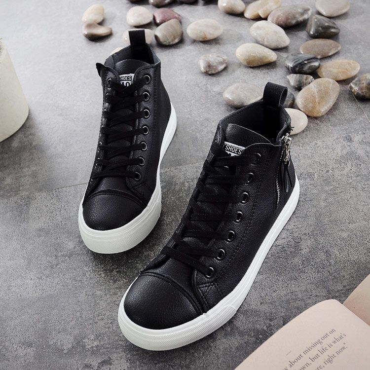 Solejoy - Hoge sneakers met vetersluiting van imitatieleer