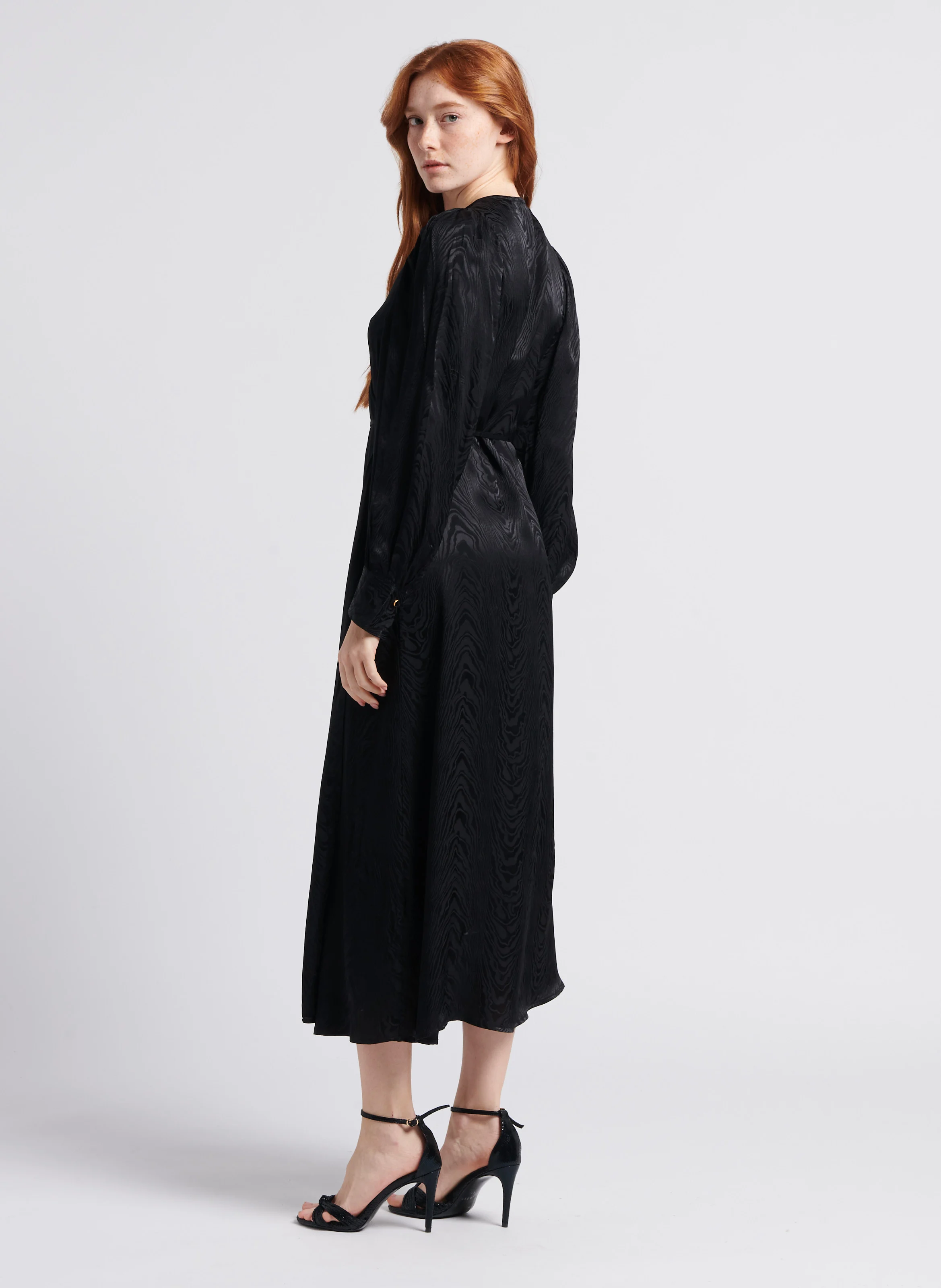 KALA - Robe longue portefeuille satinée | Noir