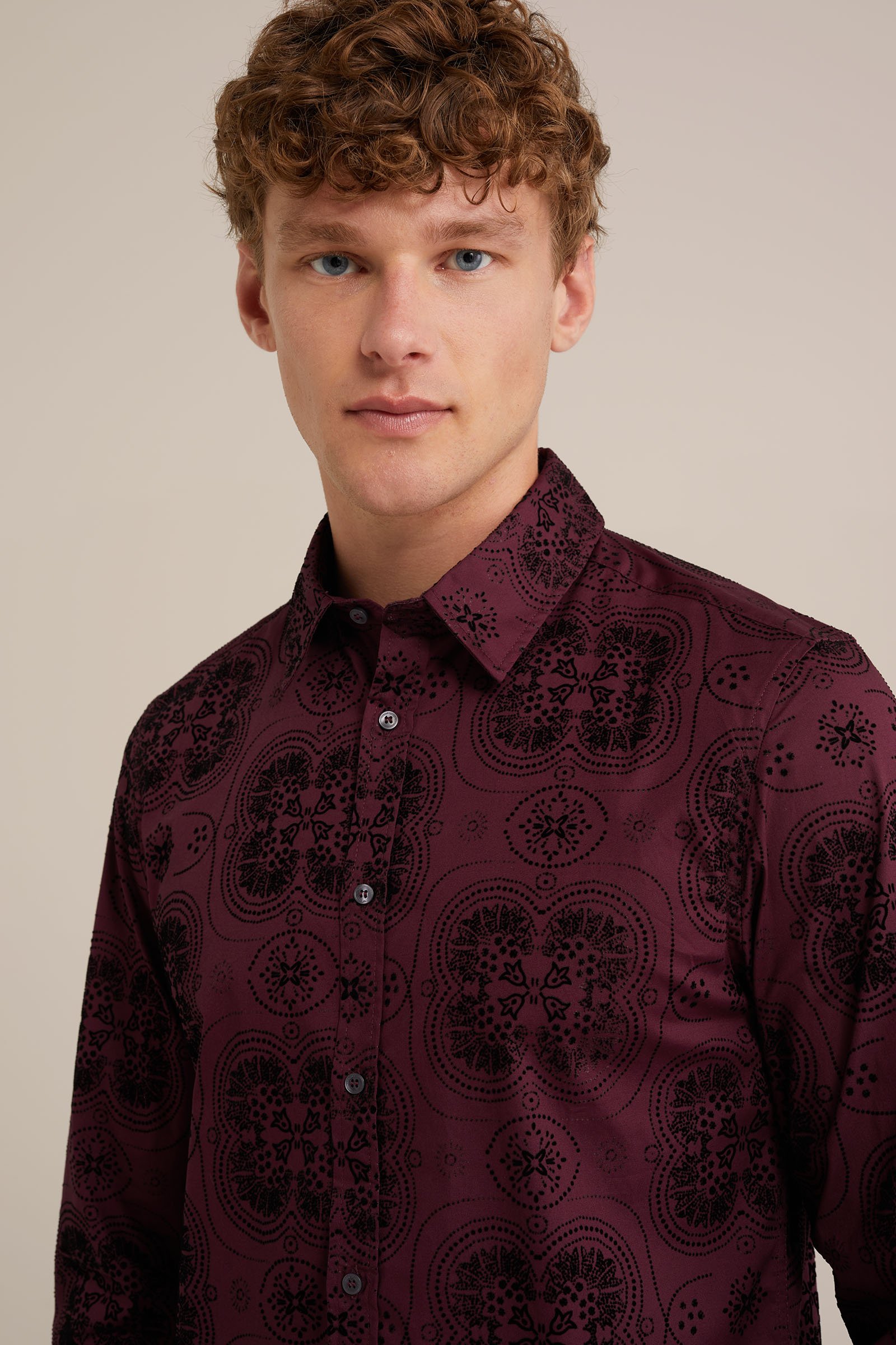 overhemd met velvet dessin WE Fashion Bordeauxrood