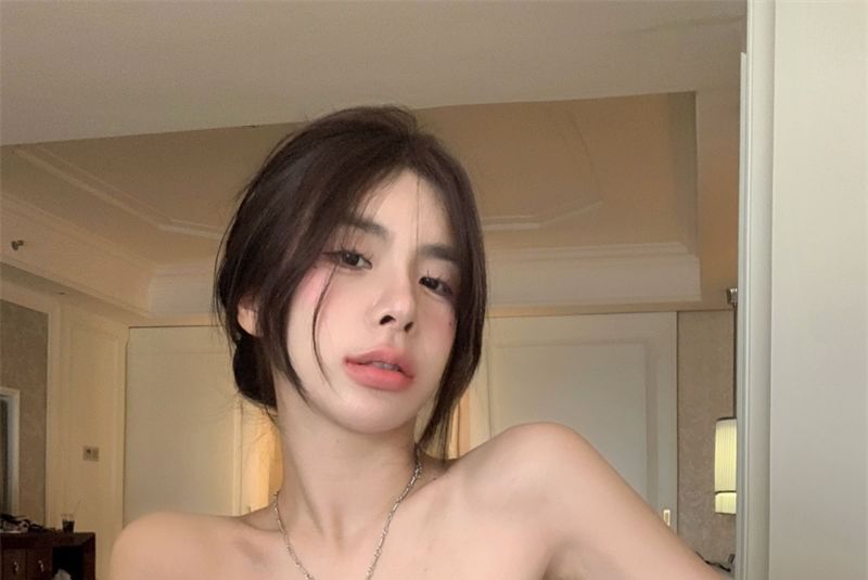 Robynn - Effen Tube Top