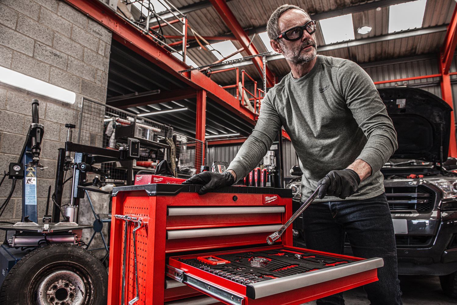 Milwaukee TOOLGUARD™ SRC27/7-1 Stalen gereedschapswagen rood 69cm 7 lades - 4932498252