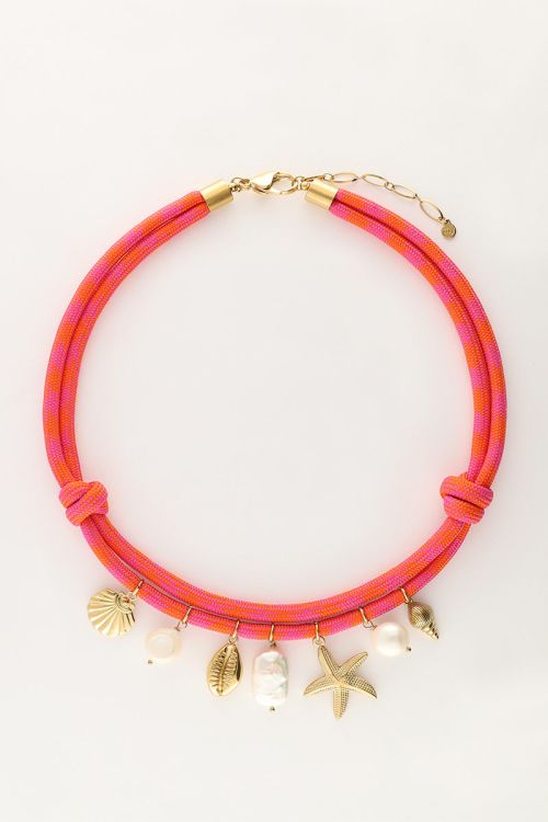 Roze touwketting met schelpen bedels