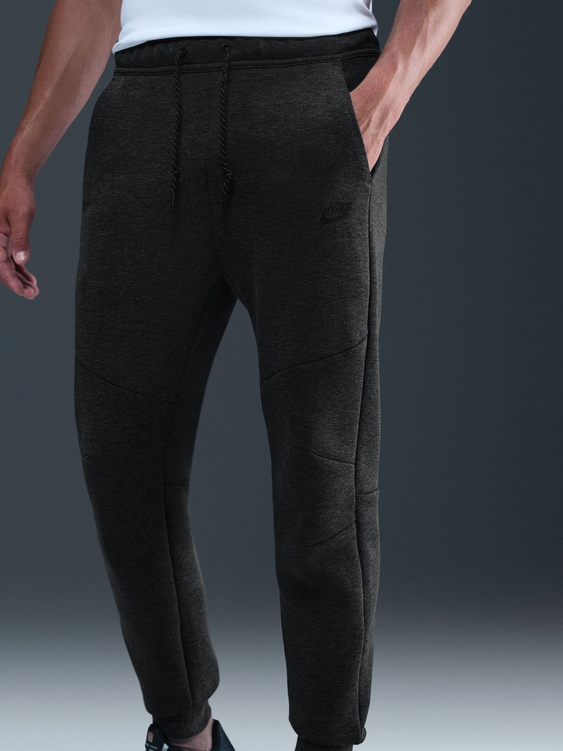 Zwart vervaagd - Nike Tech Fleece joggingbroek