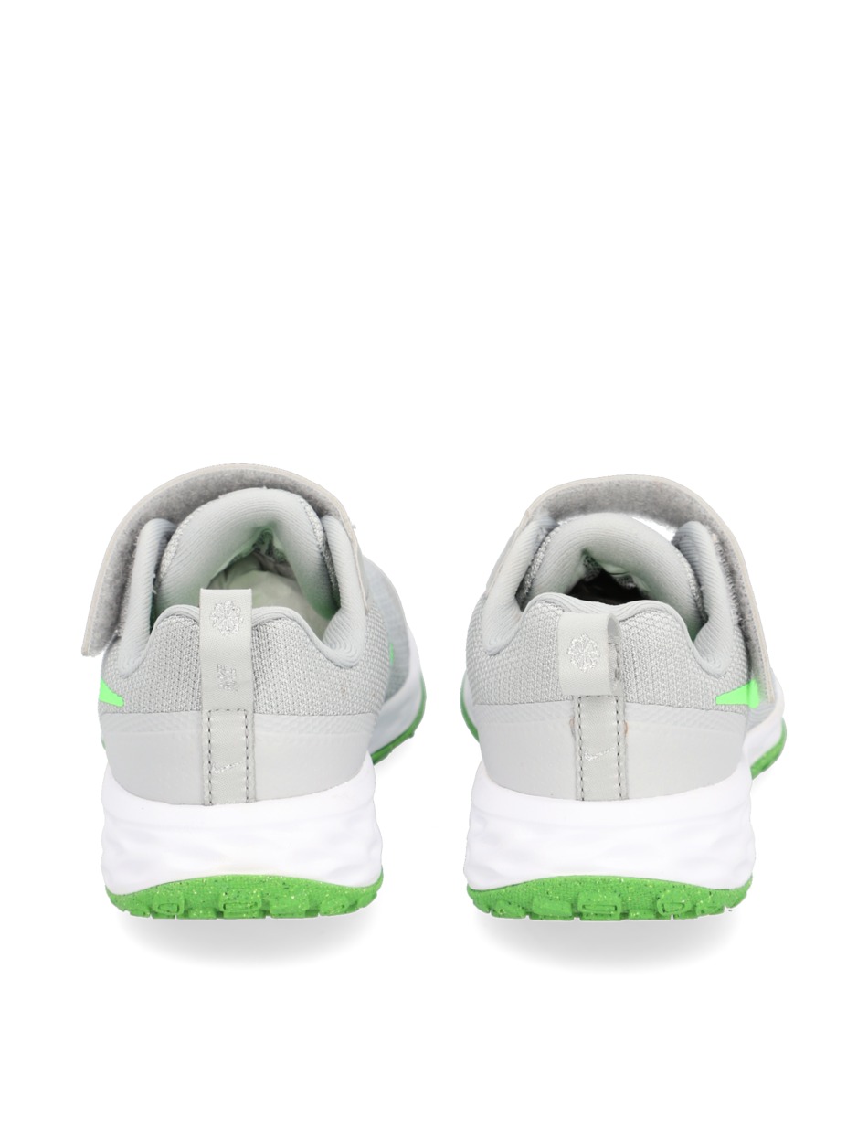 Nike Revolution 6