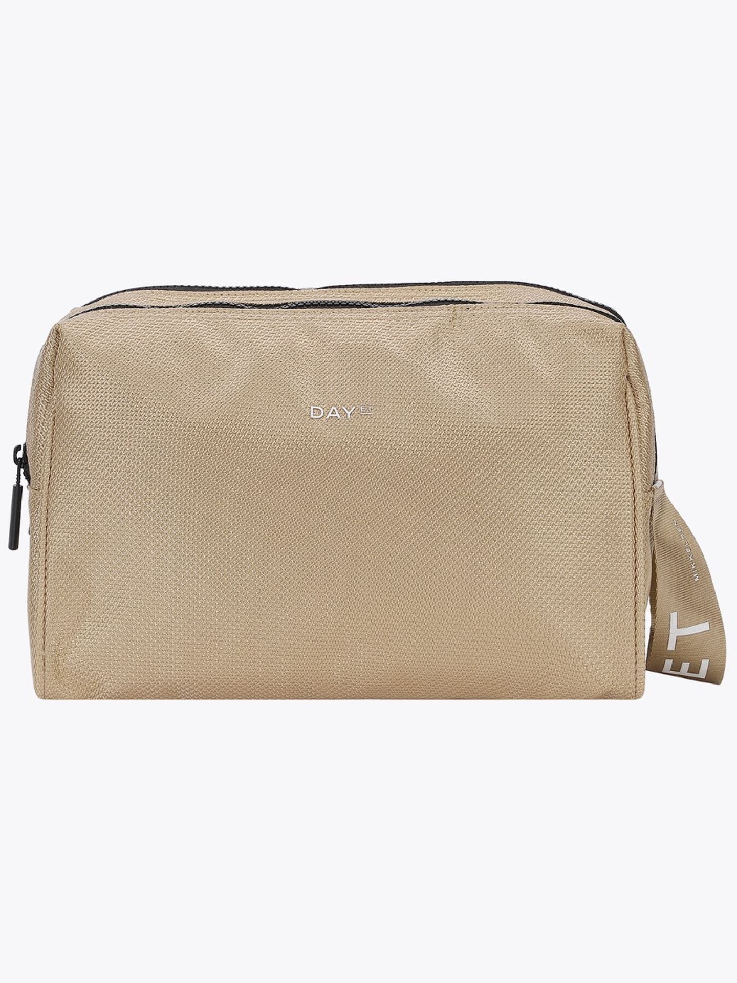 Gweneth Sporty Logo Beauty