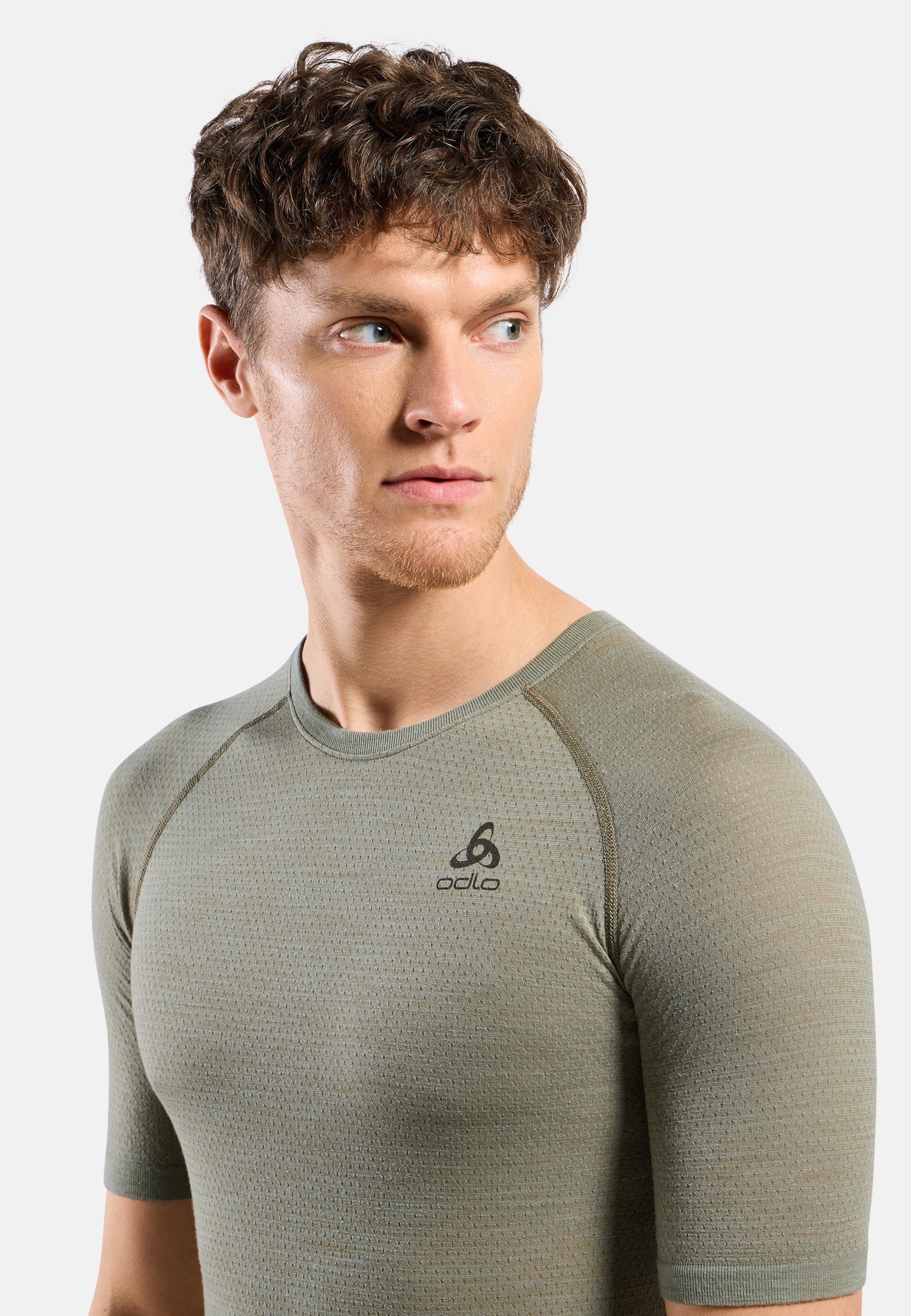 Performance Wool 140 Base Layer T-shirt in vetiver
