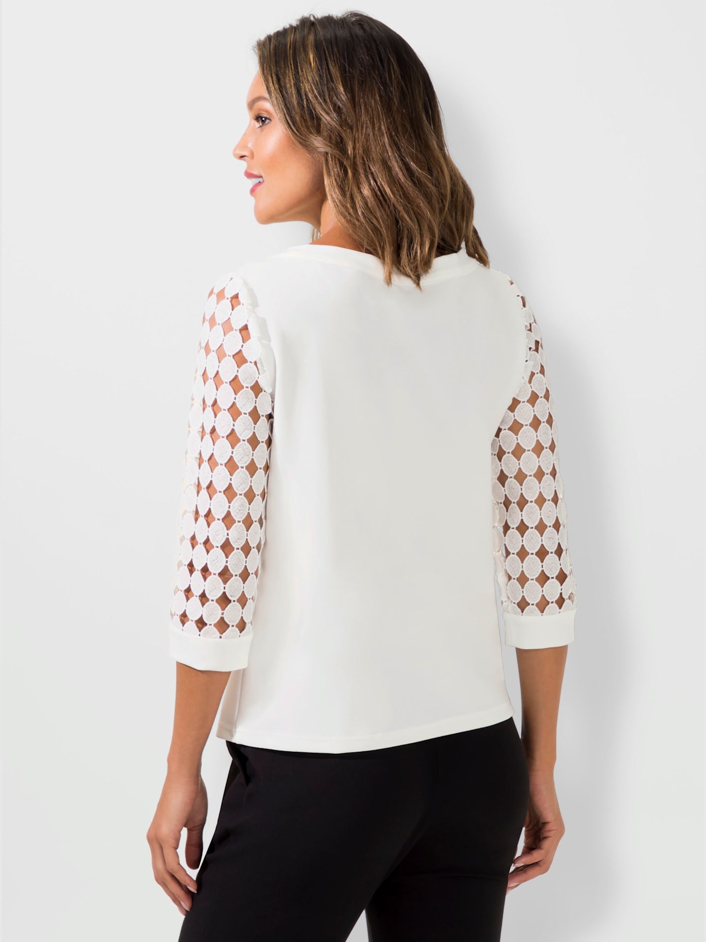 T-shirt en dentelle qualité indéformable