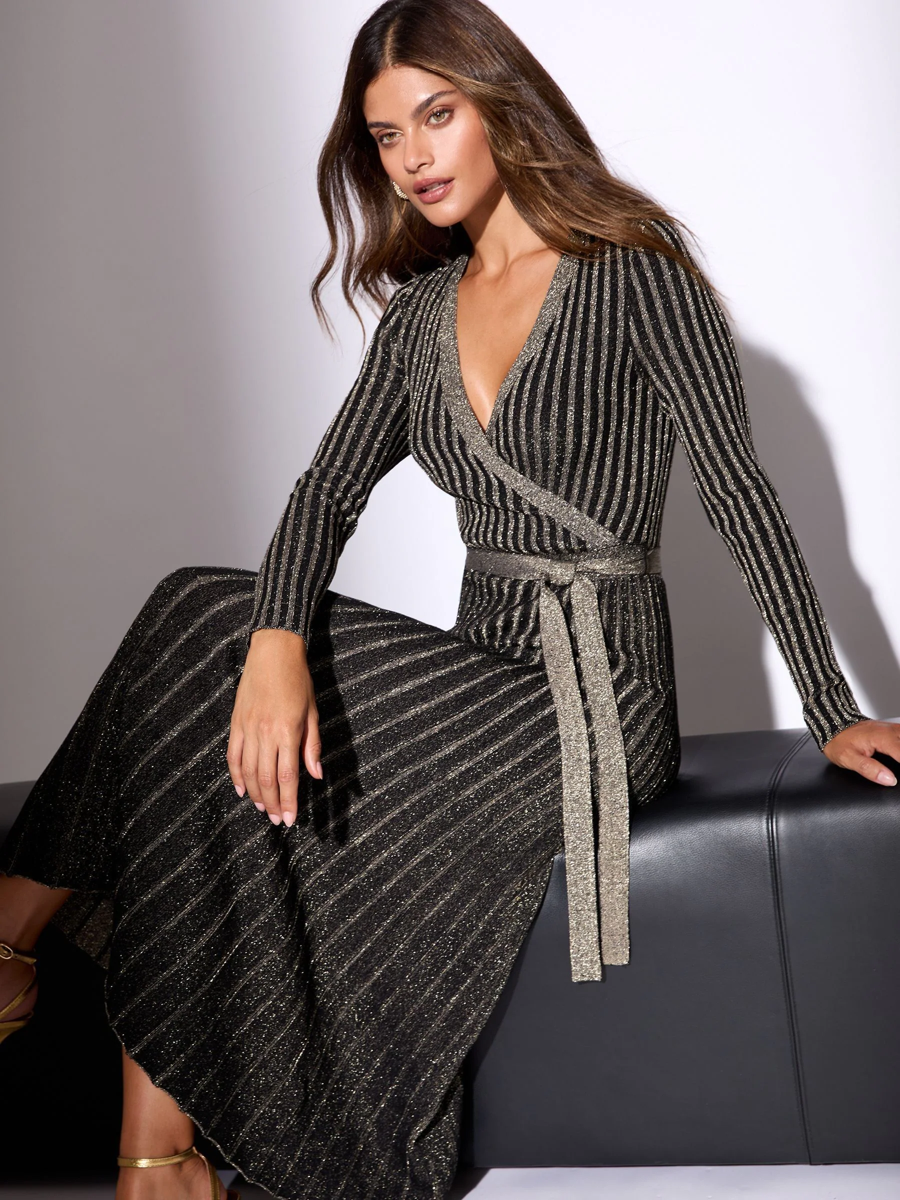 Lipsy Wikkelhals Gebreide Sparkle Midi Jurk Met ceintuur