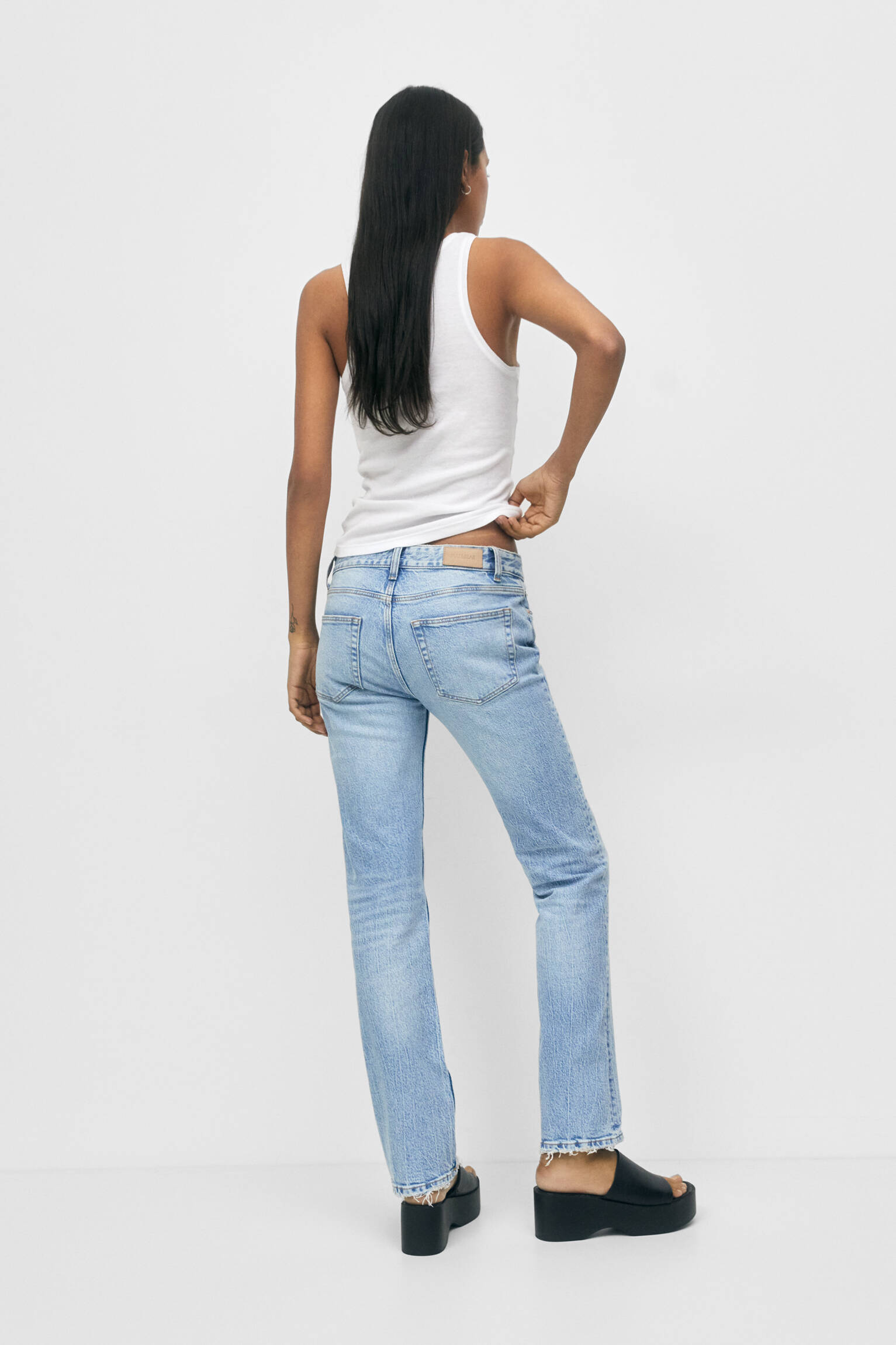 CALÇA JEANS SLIM DE CINTURA BAIXA - AZUL CLARO