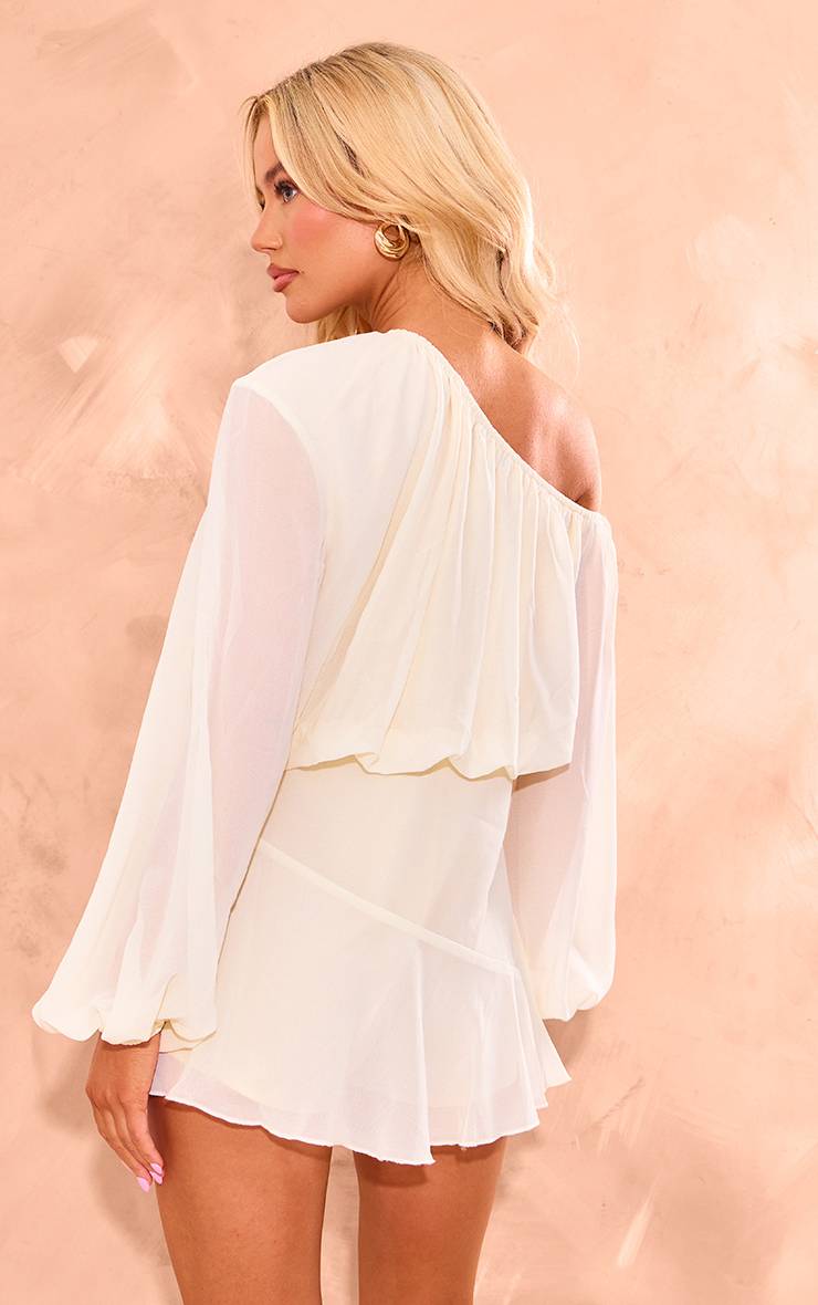 Crème Combinaison-short En Mousseline À Une Épaule Et Jupe-culotte Vaporeuse