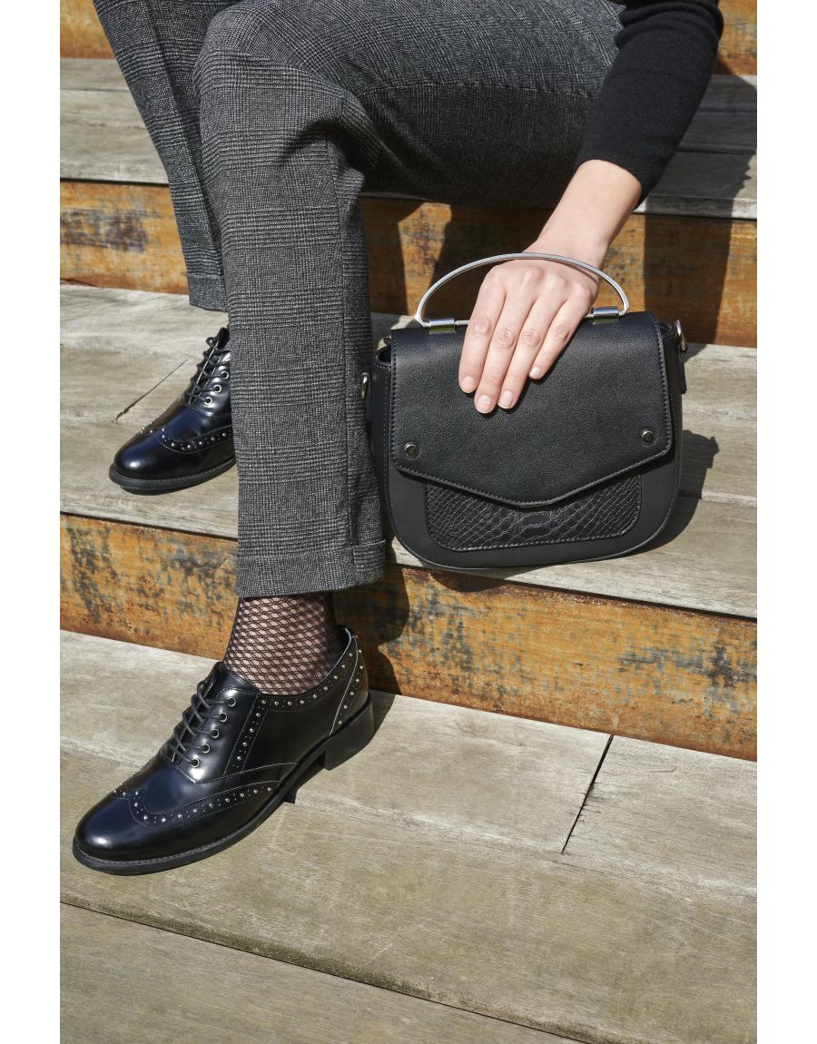 Richelieus noires clous