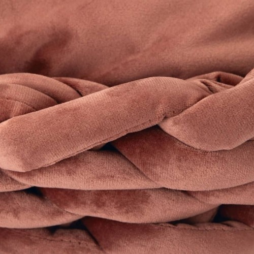 Cama rosa para gatos, desenhada por Lotte Ziba.