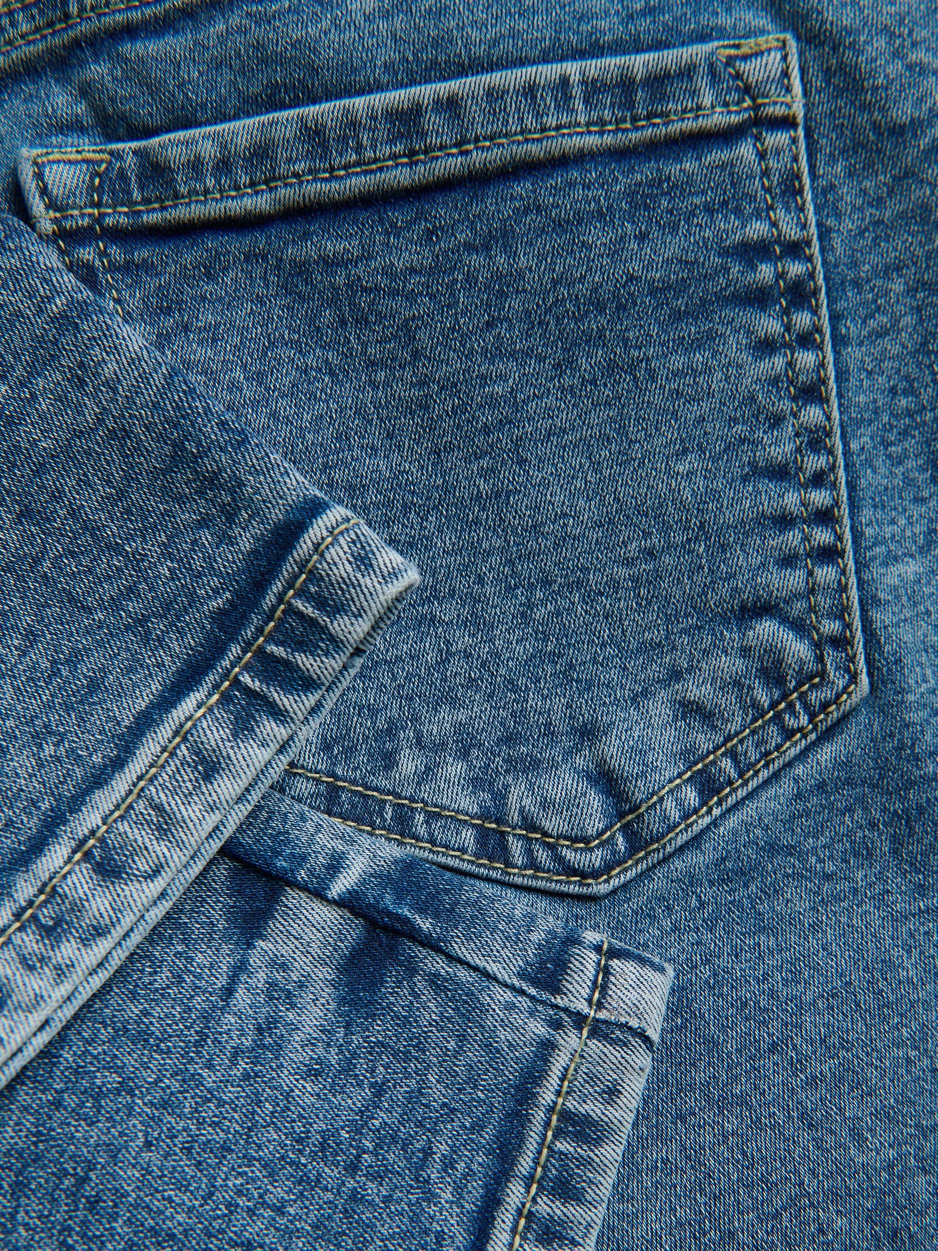 Slim Jeans mit verlängertem Bein