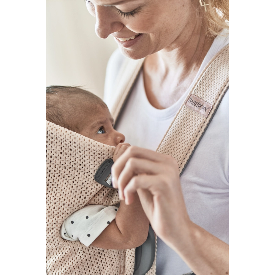 BABYBJÖRN Babytrage Mini Perlmuttrosa 3D Mesh