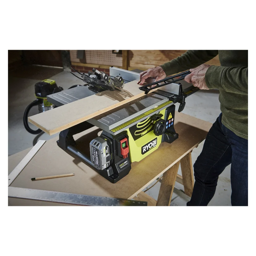 Batteridrevet bordsag 18 V Ø210 mm