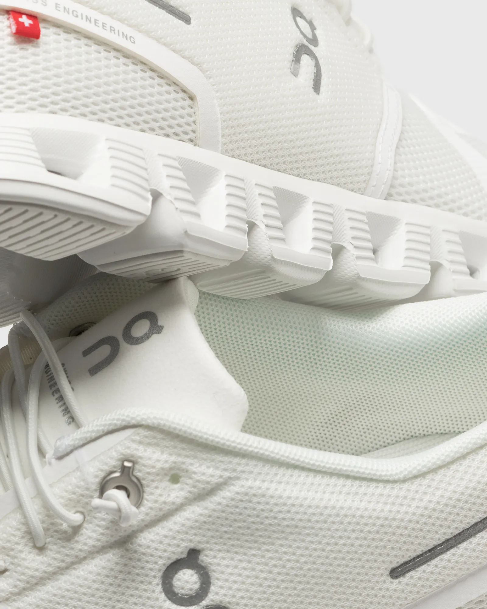 ON WMNS Cloud 5