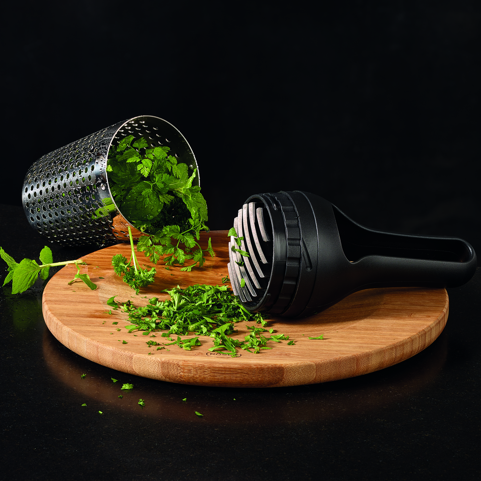 Kräuterdusche mit Wiegemesser