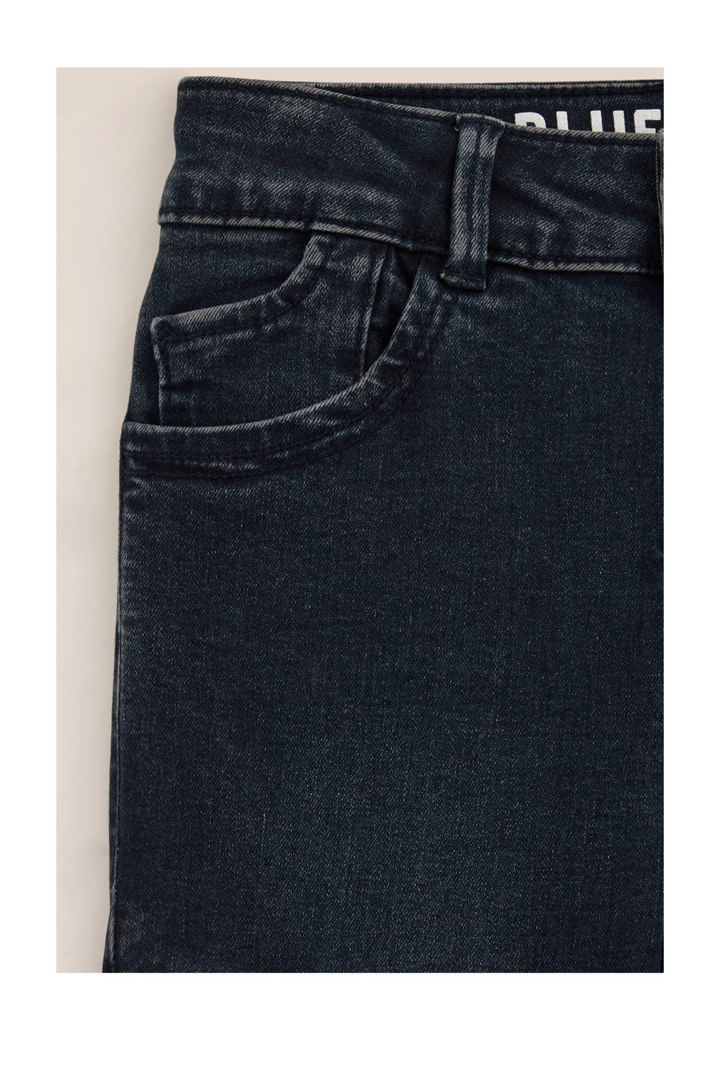 WE Fashion flared jeans blue black denim