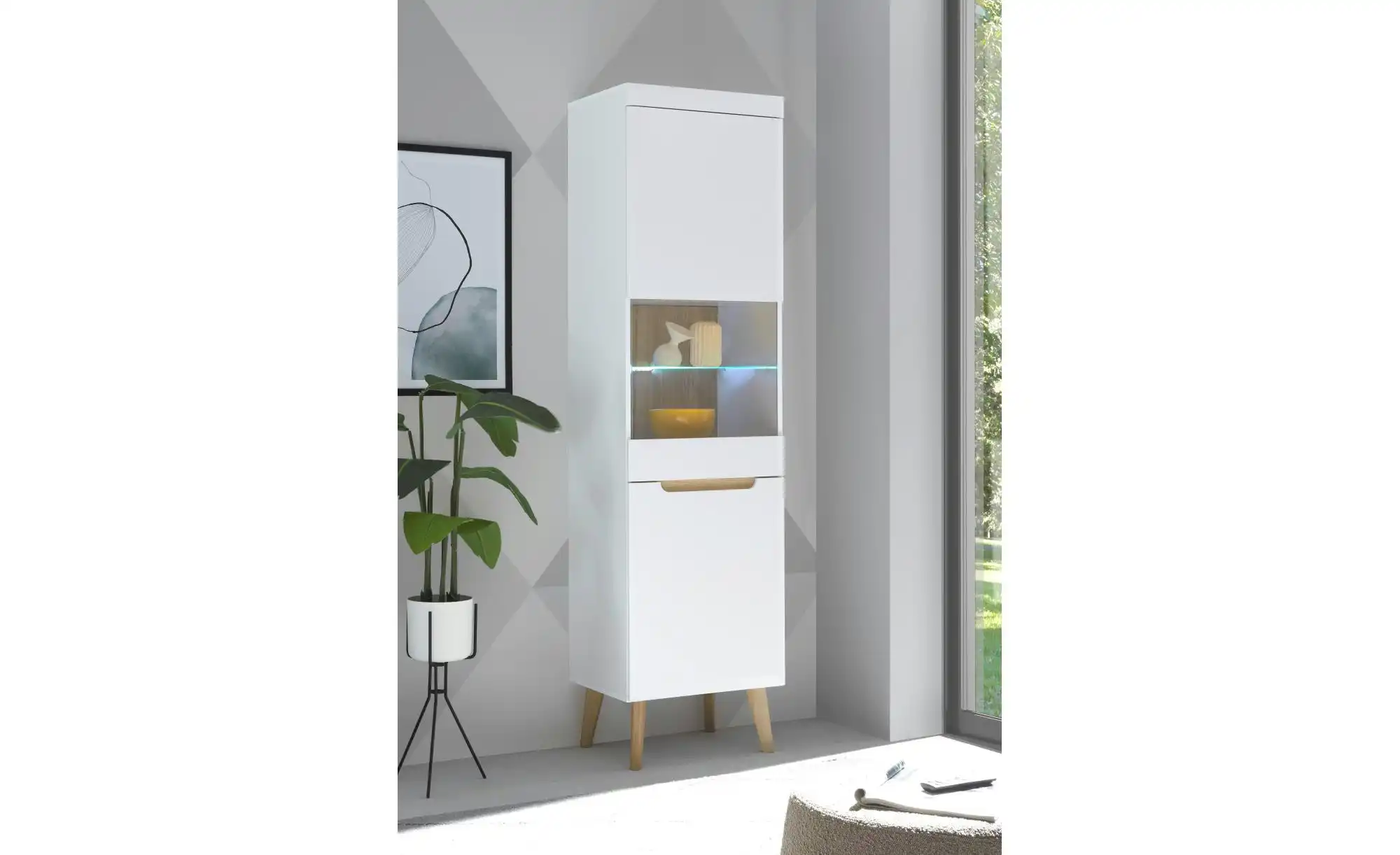 Vitrine  mit Soft-Close Malaren