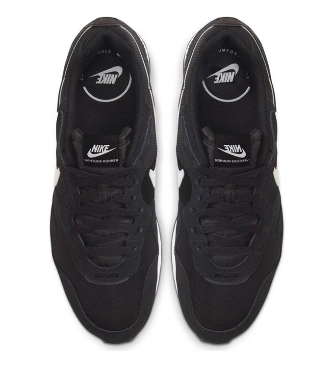 Nike Men Venture Runner Sneakers