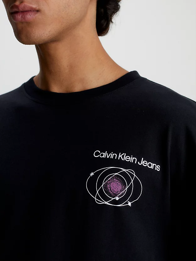 Camiseta de manga comprida com estampa nas costas