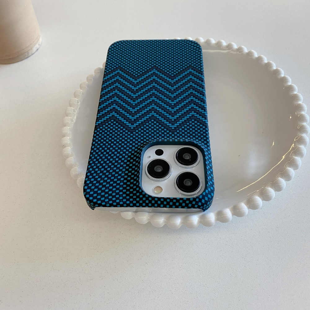iPhone 15 Pro Hardcase Hülle im Carbon Look - Blue Wave