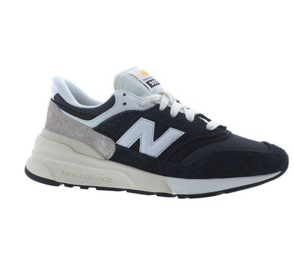 New Balance 977R Trainers