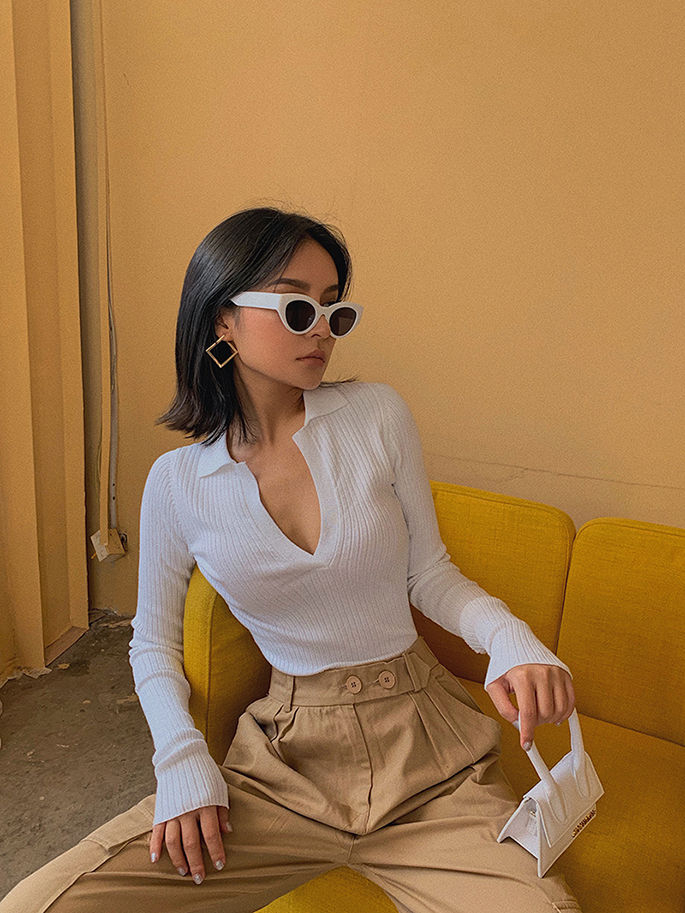 Colada - Diepe V-hals gebreide crop top met kraag
