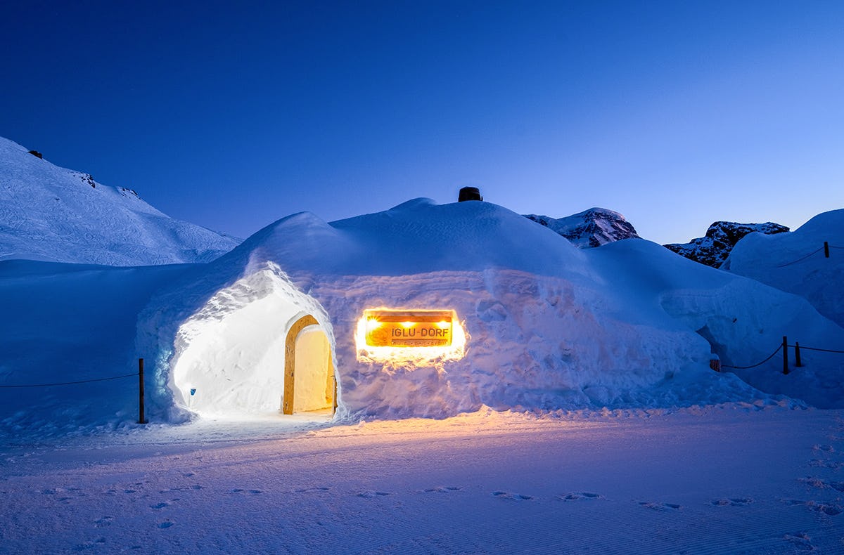 Iglu-Übernachtung in Zermatt als besondere Geschenkidee