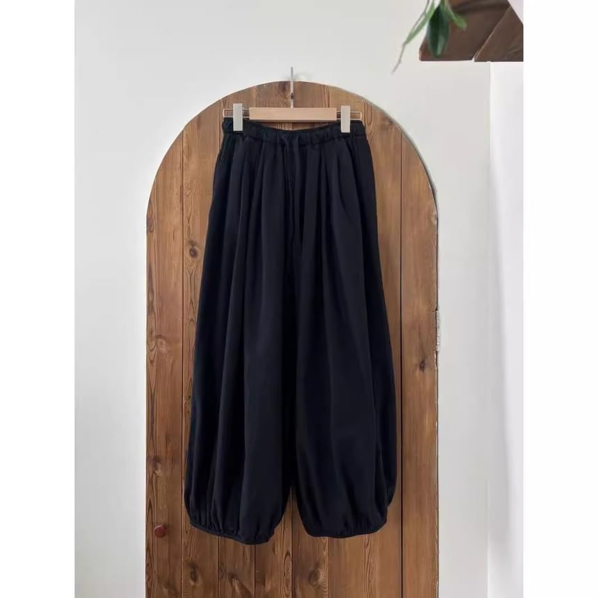 Fluffush - Effen, cropped baggy broek met trekkoord in de taille