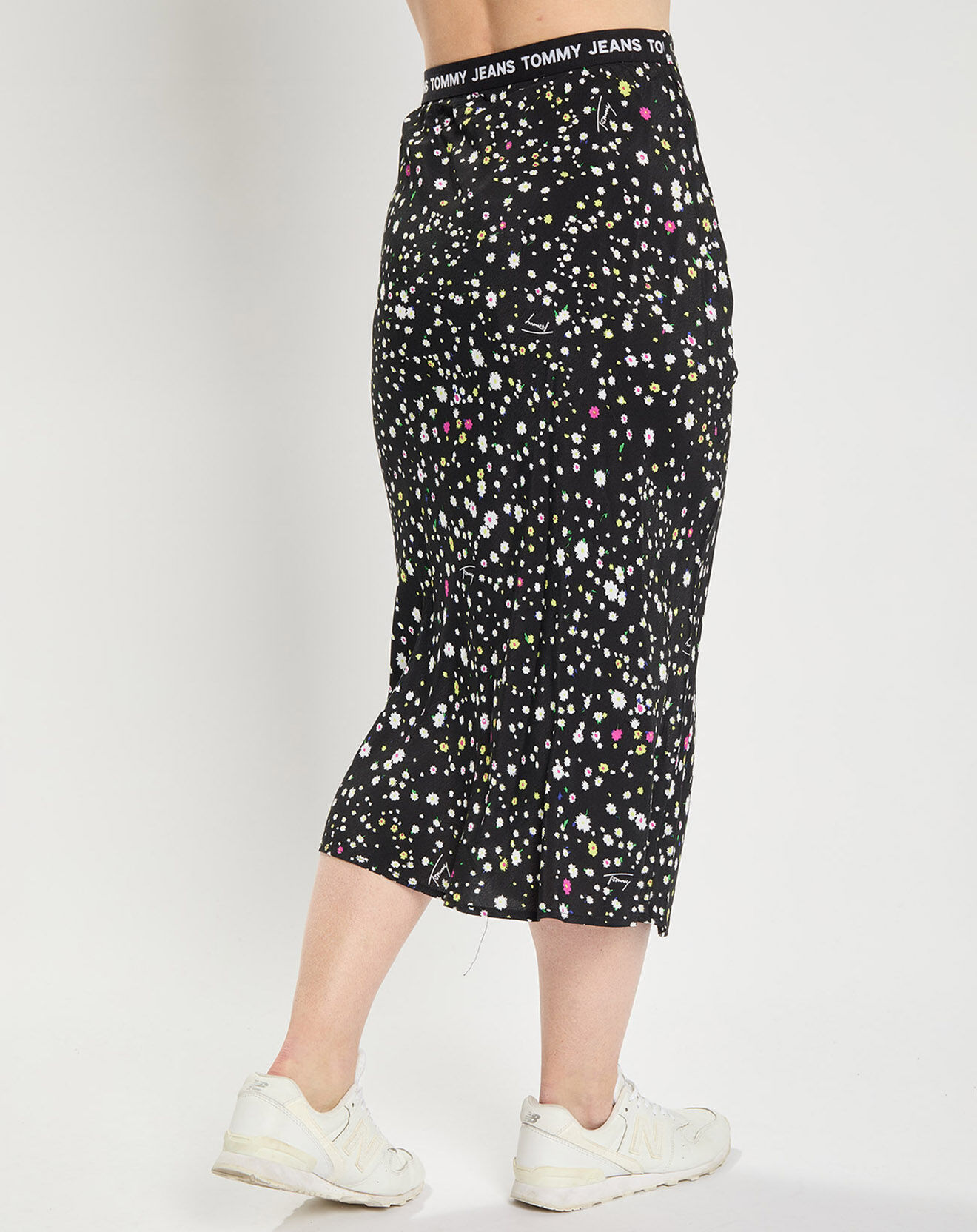 Tommy Jeans Jupe Fluide Mi-Longue imprimée noir/multicolore