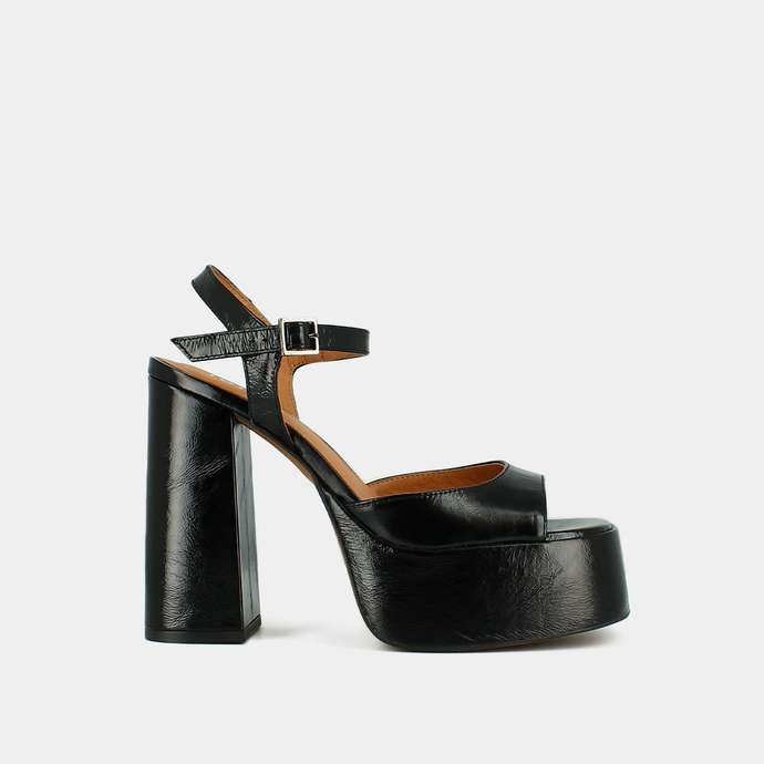 Sandales à plateformes et bouts ouverts  en cuir brillant noir