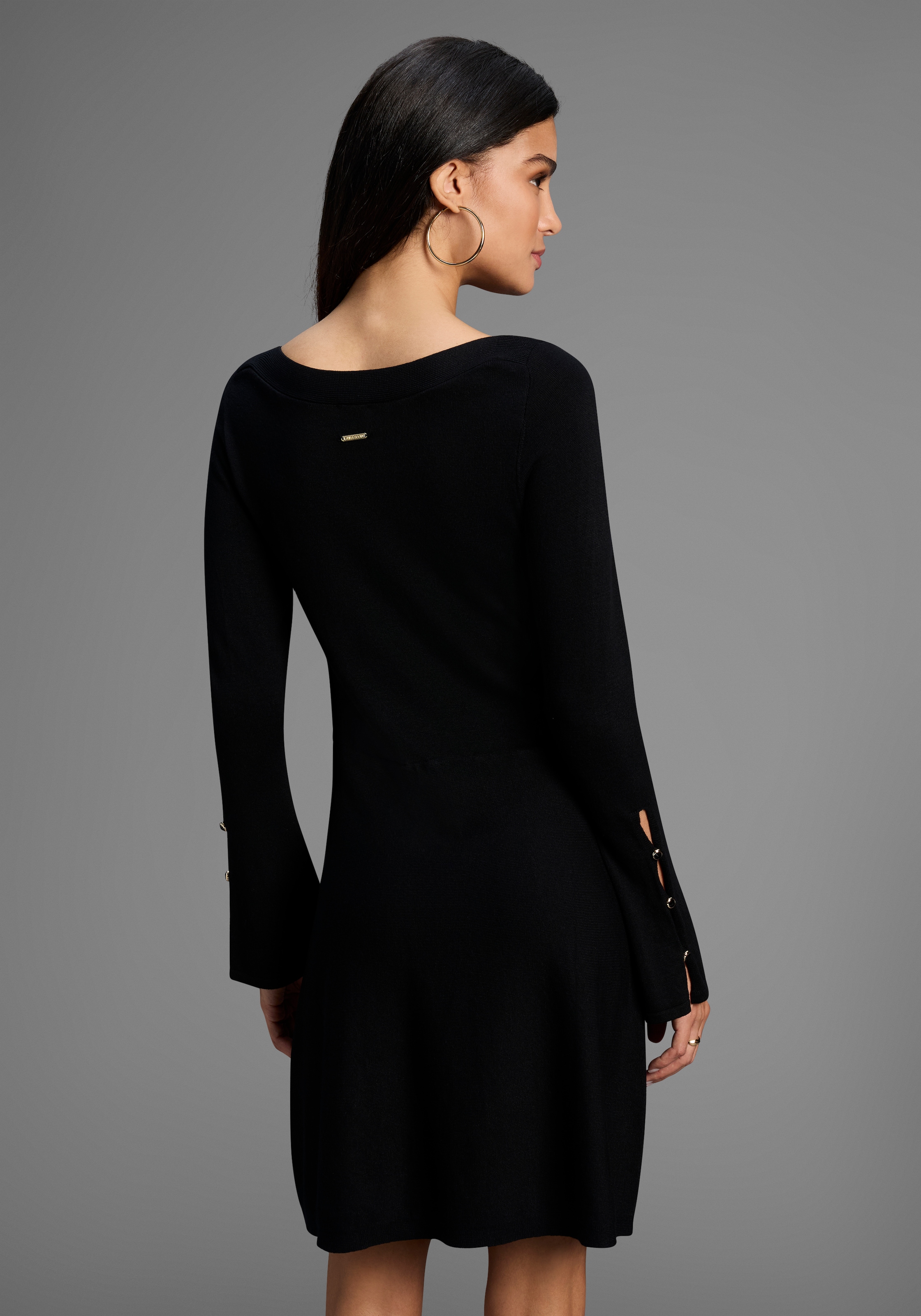 Laura Scott Strickkleid Ohne Taschen in ausgestellter Mini-Form mit Zierknöpfen - NEUE KOLLEKTION
