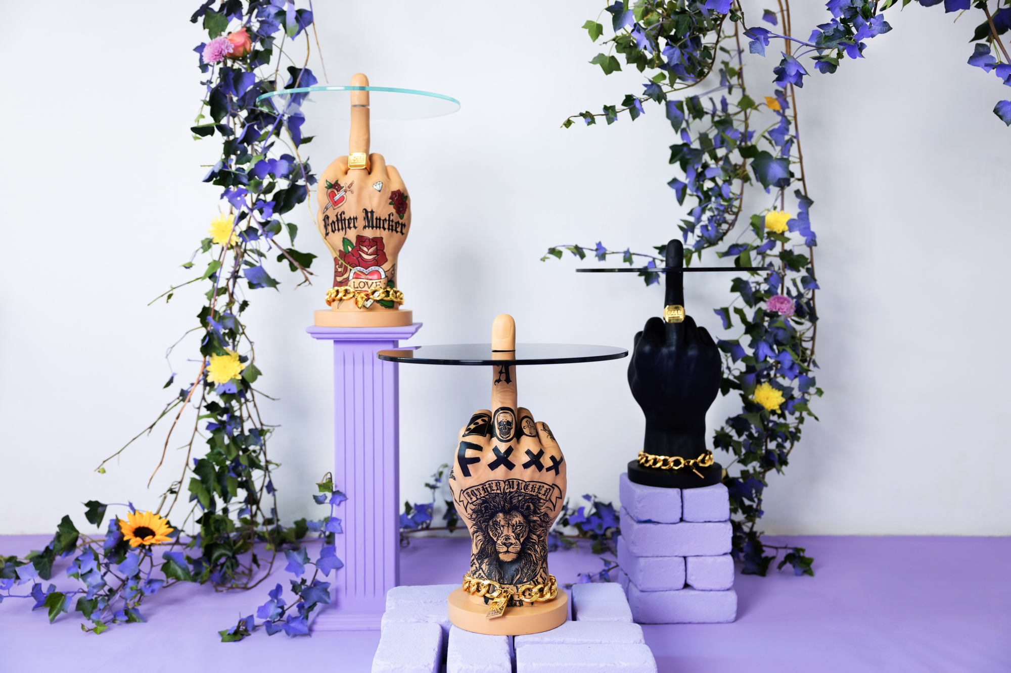 FOTHER MUCKER SIDE TABLE LION