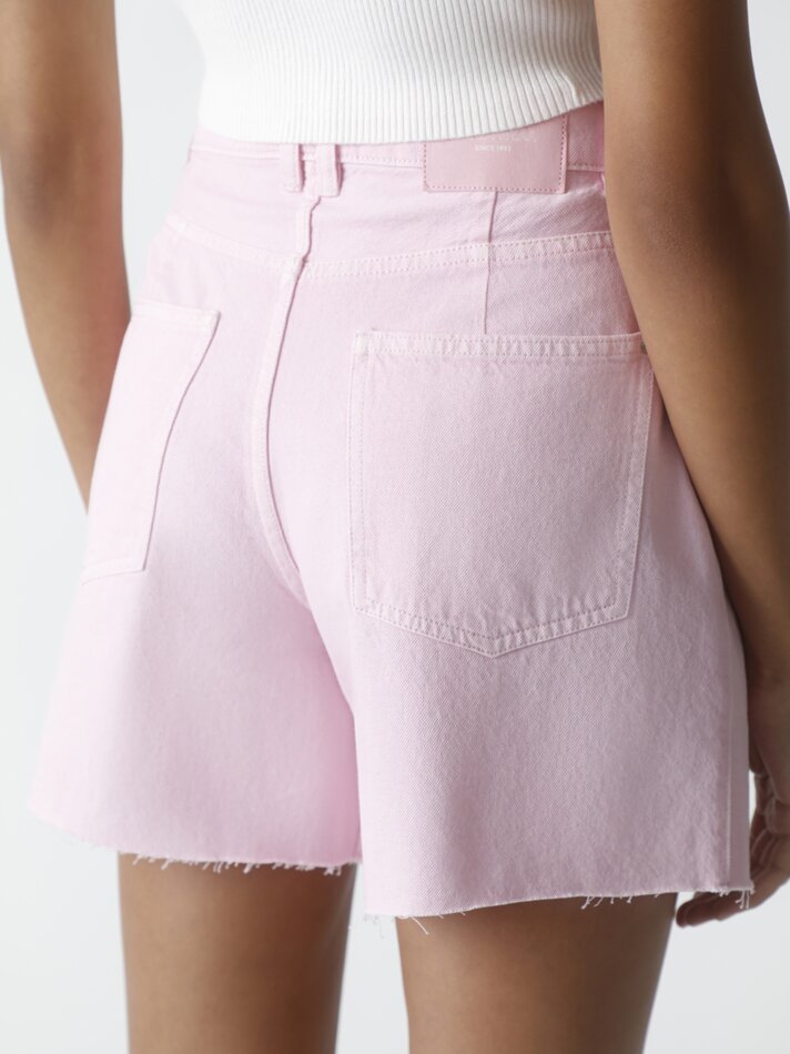 Bermuda jeans com pregas - Rosa claro