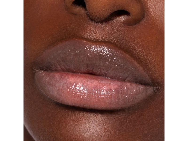 Catrice Lip Gloss Care In Colours 010 Everyday Farbiger Lippenbalsam in einem transparenten Rosaton für glänzende Lippen