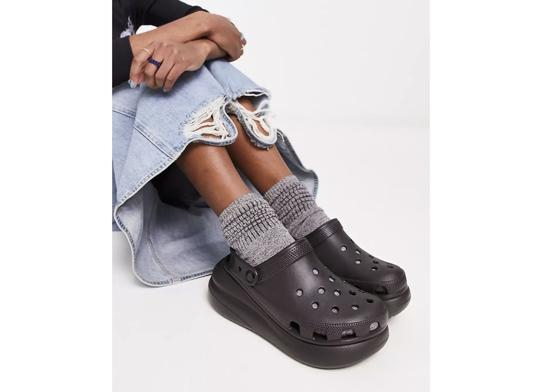 Classic crush clog noir