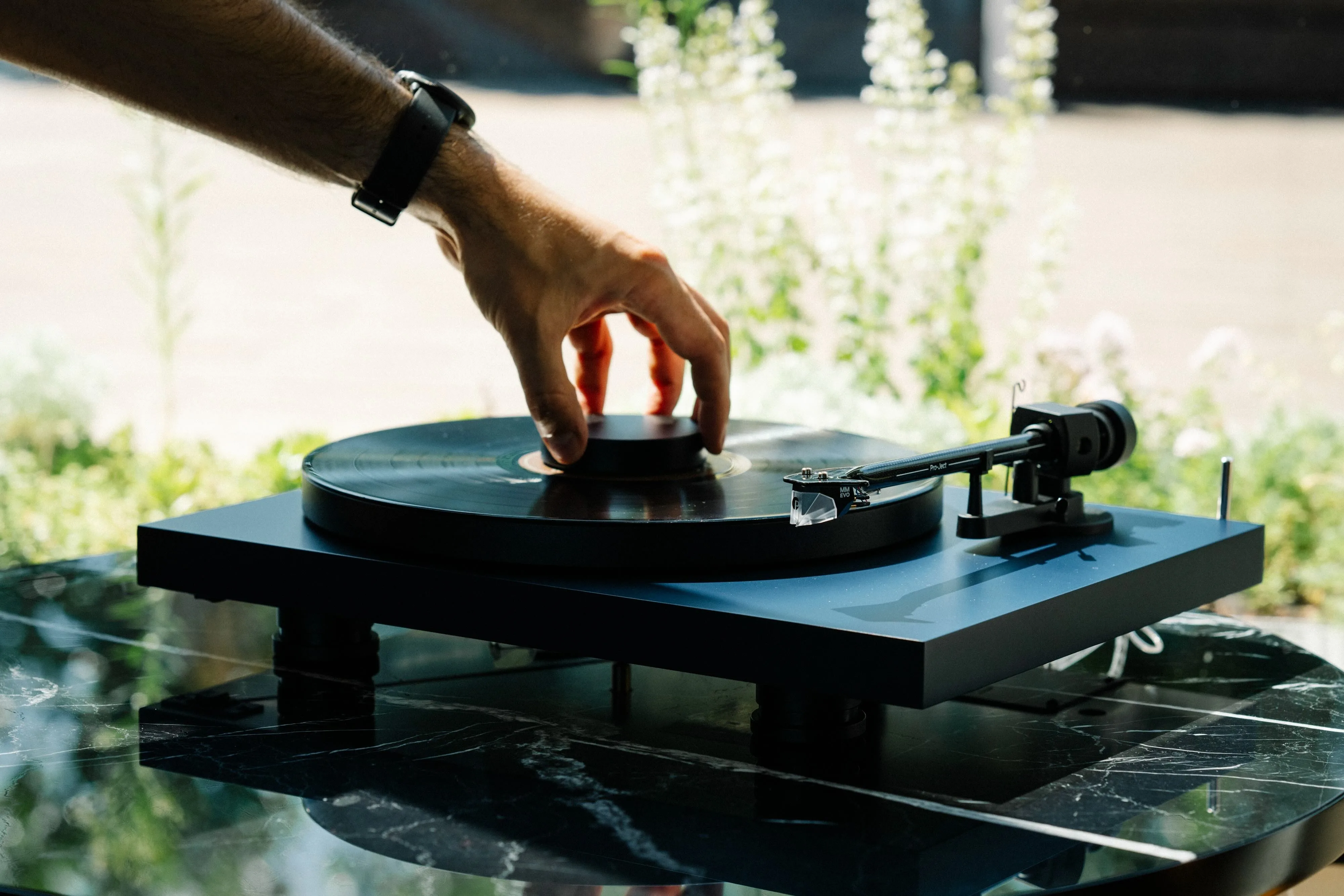 Pro-ject Debut Carbon Evo II Bleu marine Platines vinyle hi-fi