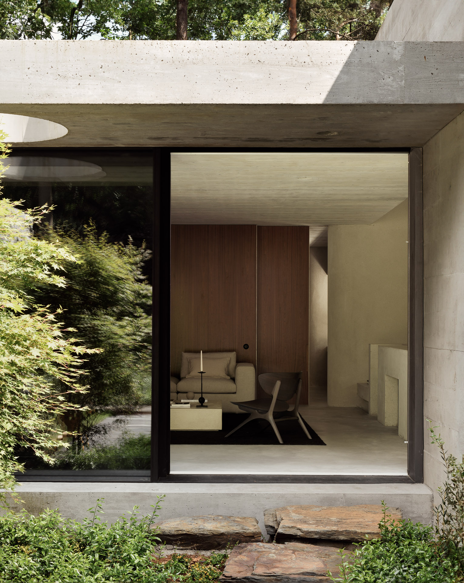 Eye lounge chair - donker mahonie