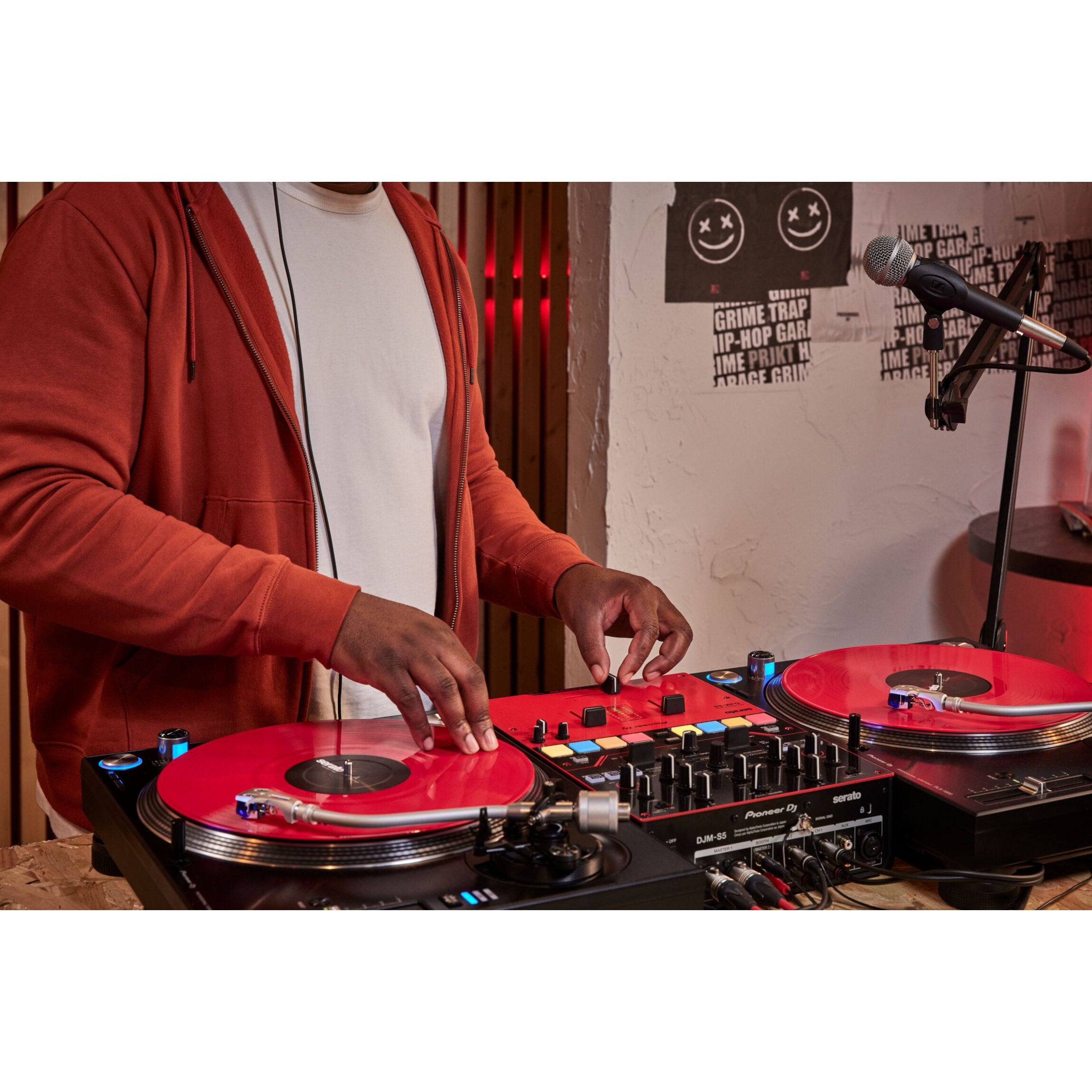 Pioneer DJ DJM-S5 2-kanaals scratch-style DJ-mixer voor Serato DJ Pro