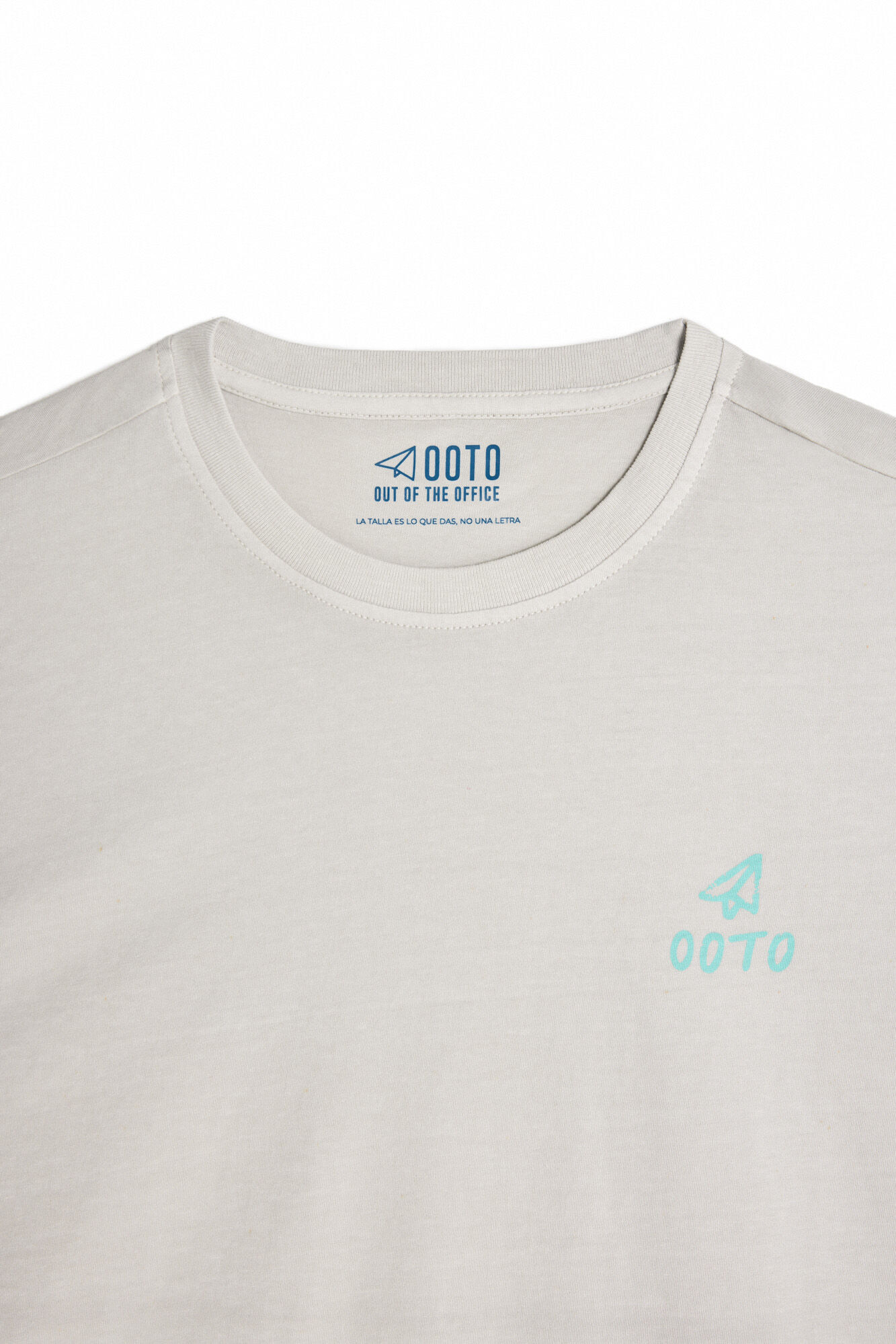 Camiseta estampada com texto nas costas - Cinza