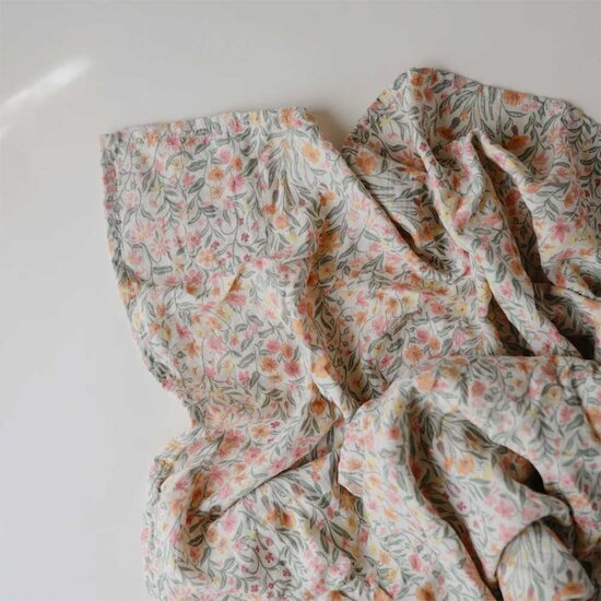 Couverture d'emmaillotage   Pastel Blooms        de               mushie