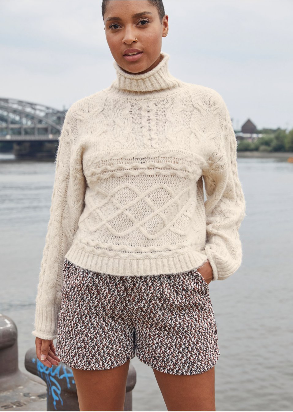 Pull en maille à torsades