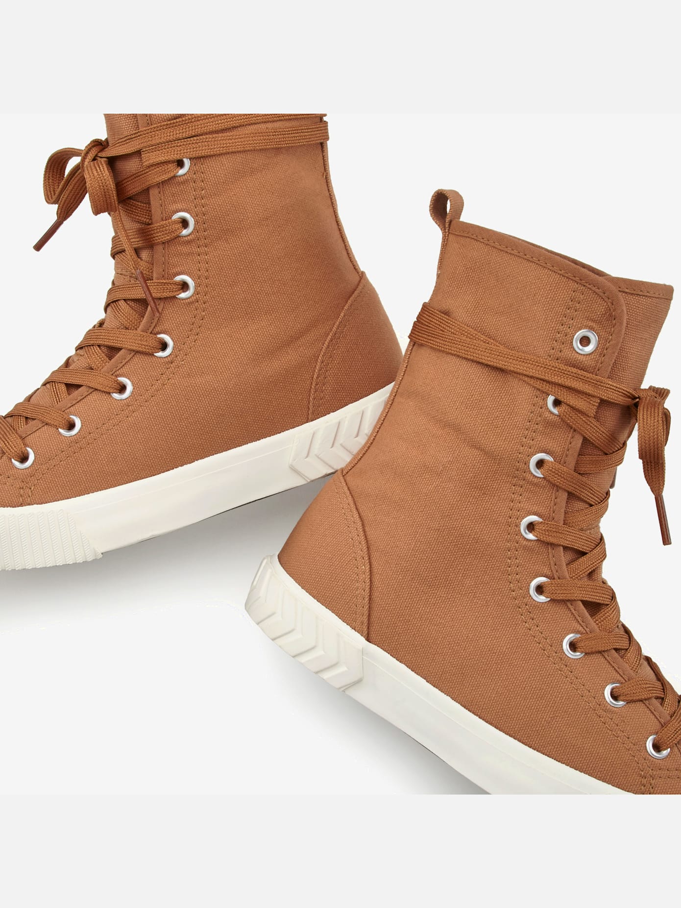 Bottines laçage tendance