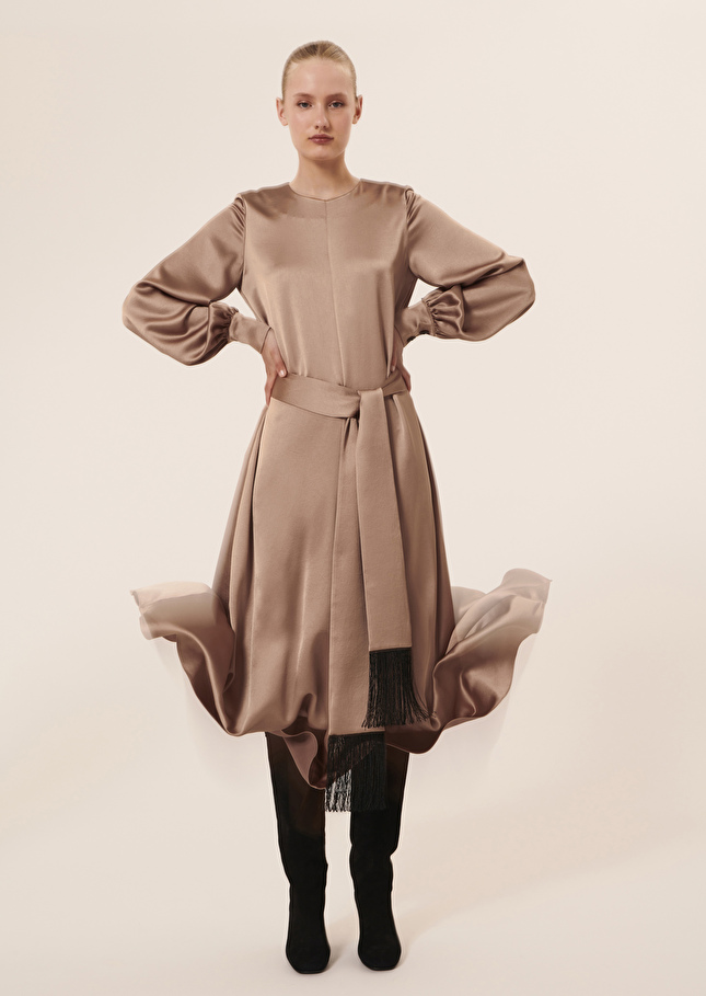Robe Rosalbamarron en satin fluide