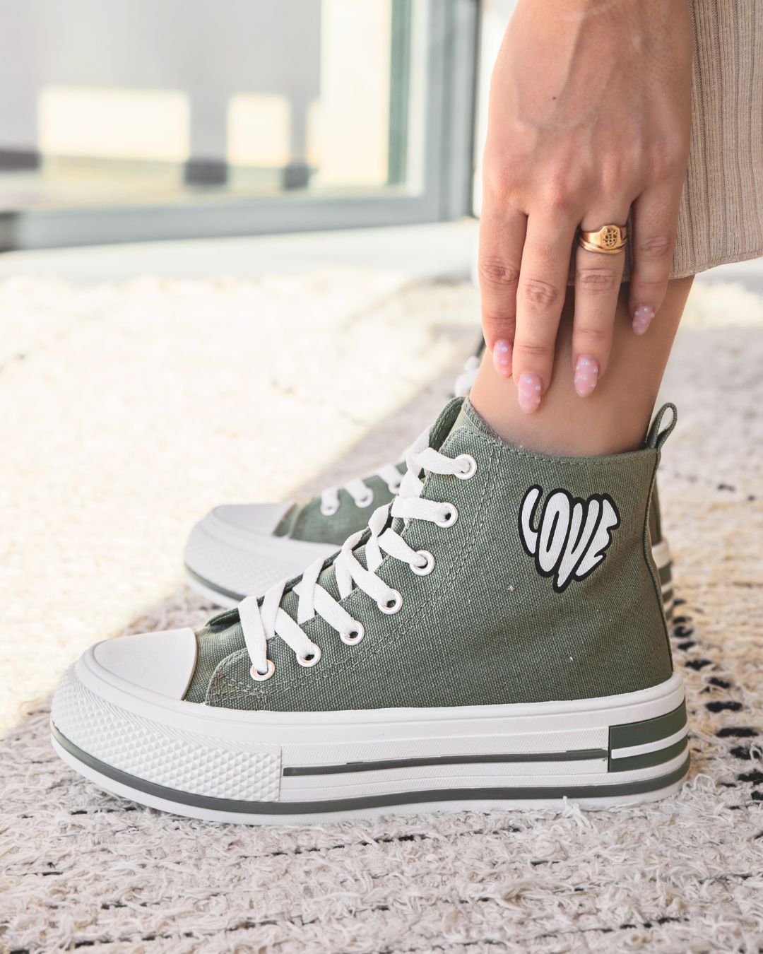 Basket femme kaki montante en toile - Linda