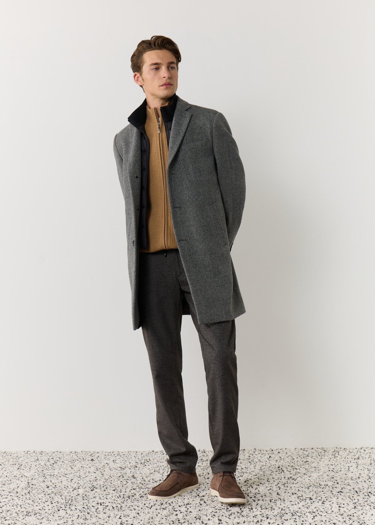 Manteau en laine unie grise à parementure amovible