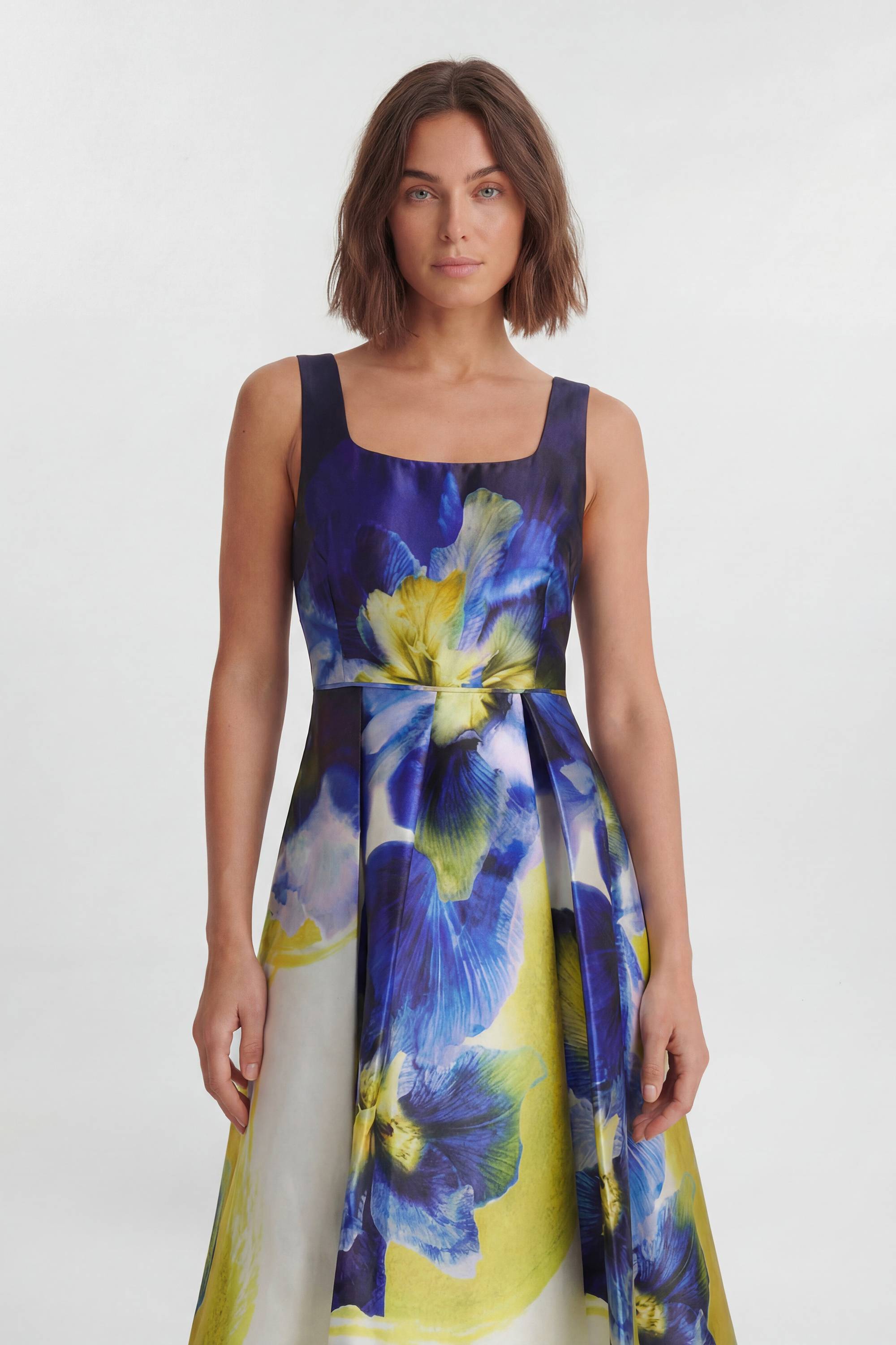 KarenMillen Robe Midi Tissée En Sergé À Imprimé Floral Photographique Pour Bal De Promo