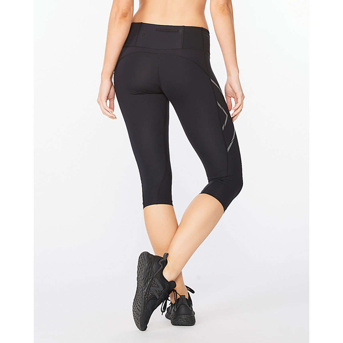 2XU Light Speed  Mid-Rise Compression Hardloopbroek Driekwart Zwart Dames