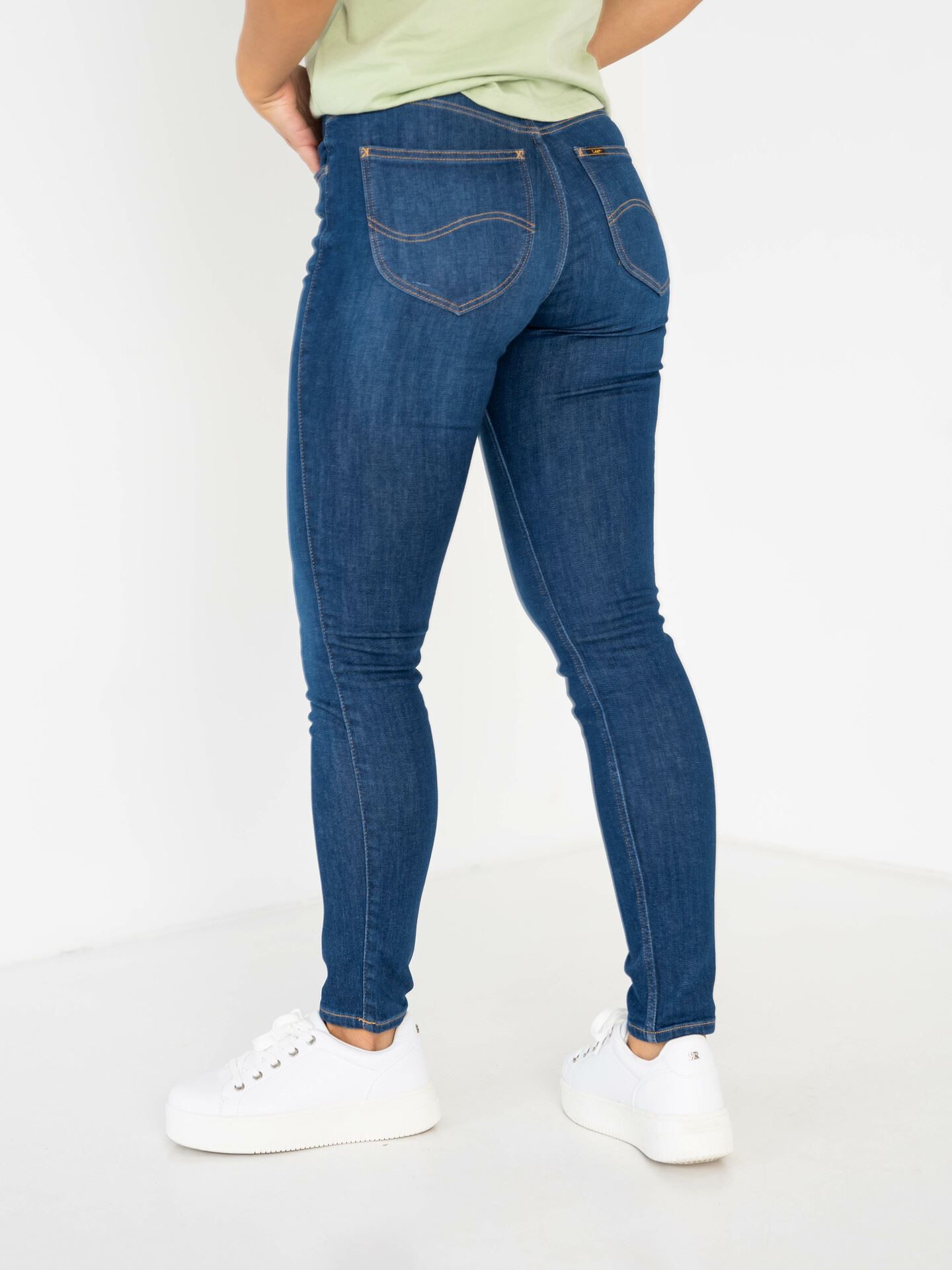 Scarlett Skinny High